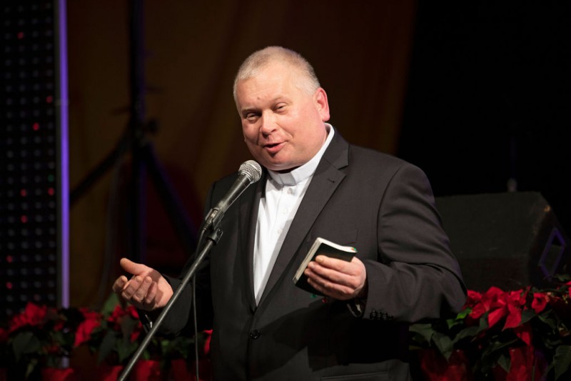 2021-12-08 Meile ir viltimi apglėbė senjorus prieš didžiąsias metų šventes
